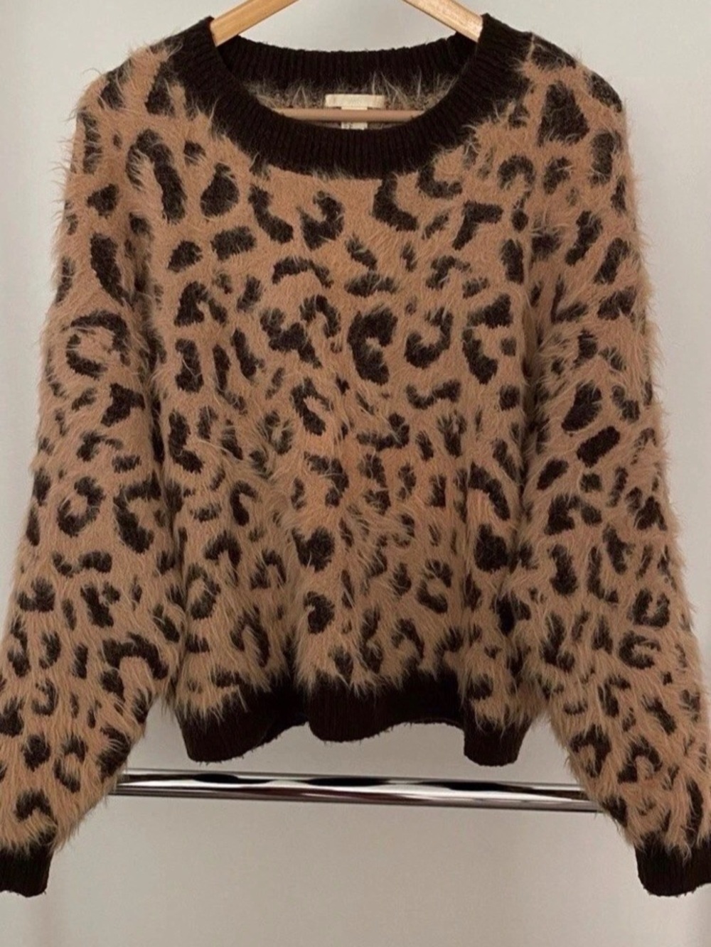 H&M Leopard Print Sweater Size Medium
